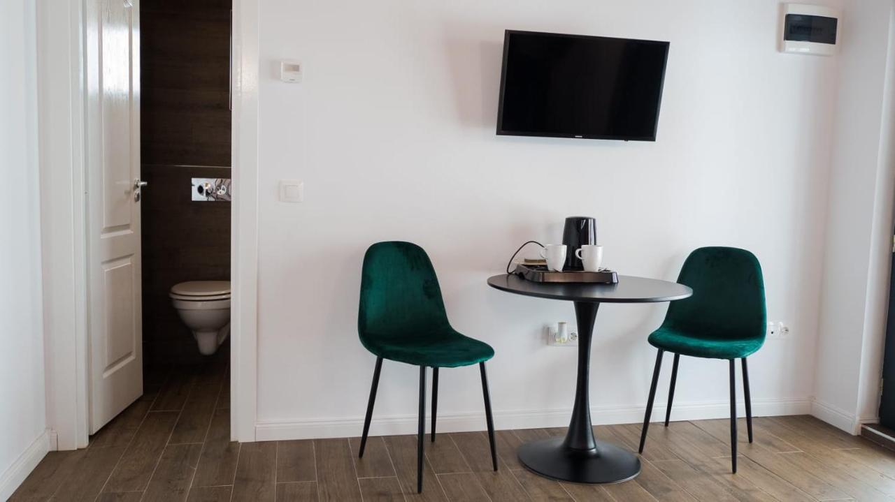 Villa Wild Rooms Jiet Экстерьер фото