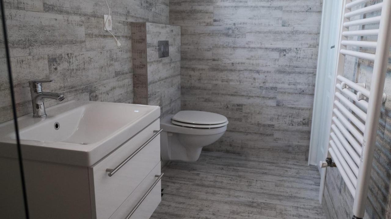 Villa Wild Rooms Jiet Экстерьер фото